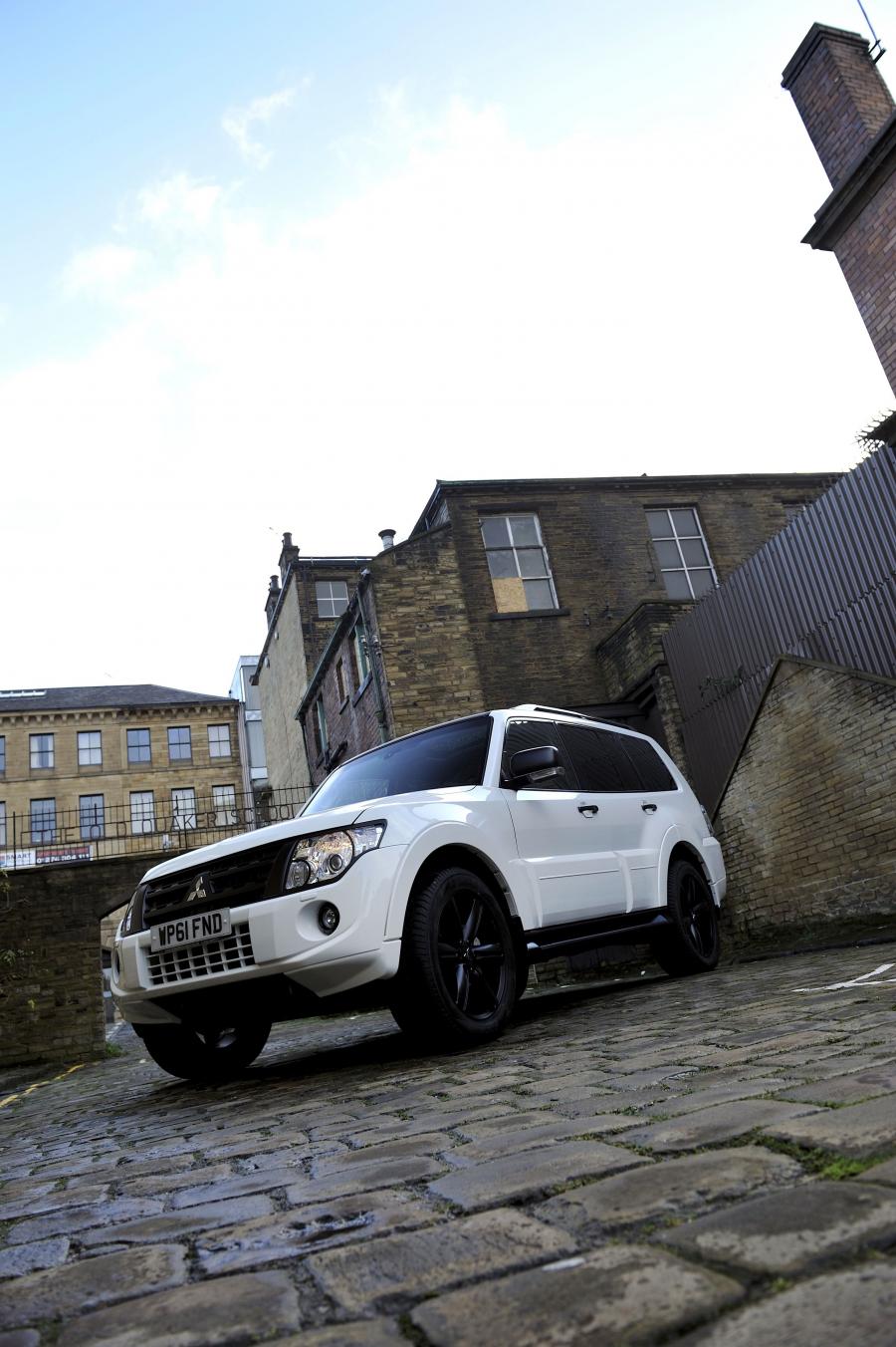  Mitsubishi Shogun Black 2012 года  (UK) (фото 80 из 85)